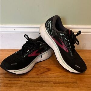 Brooks Ghost 14 womens black running walking shoes